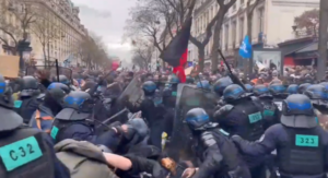 Fransen protesteren op de oude manier, politiegeweld als afleiding